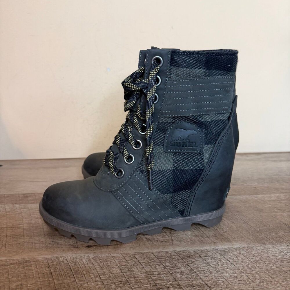 Sorel Lexie Wedge boots women’s size 7 shoes